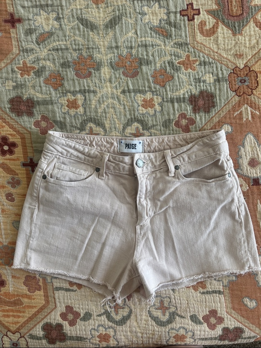 PAIGE Lola Short in Beige/Cream size 27